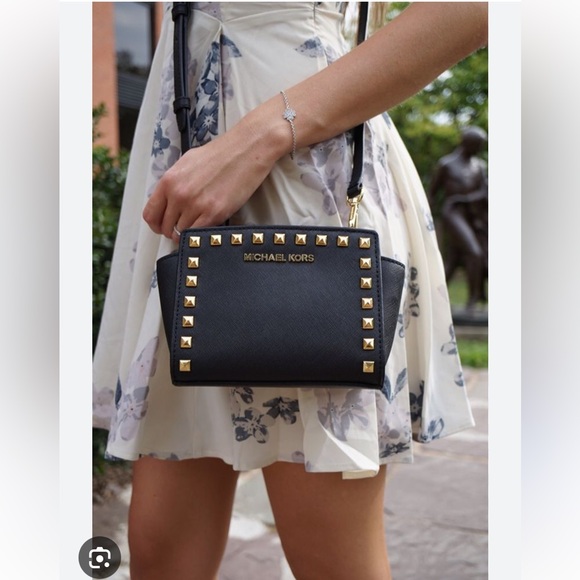 Michael Kors Selma studded crossbody bag, blue - Picture 5 of 5